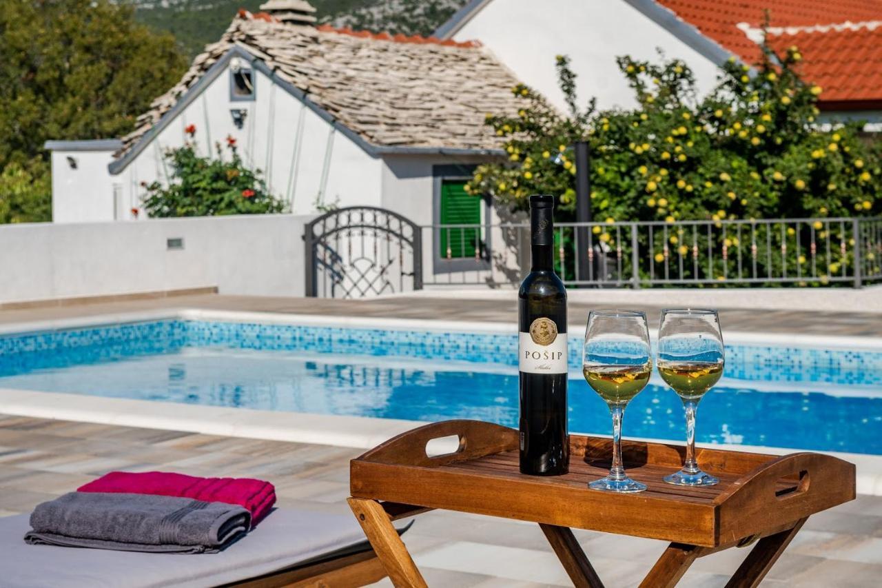 Villa House Camellia With Fenced Pool And Playground à Blizna Donja Extérieur photo
