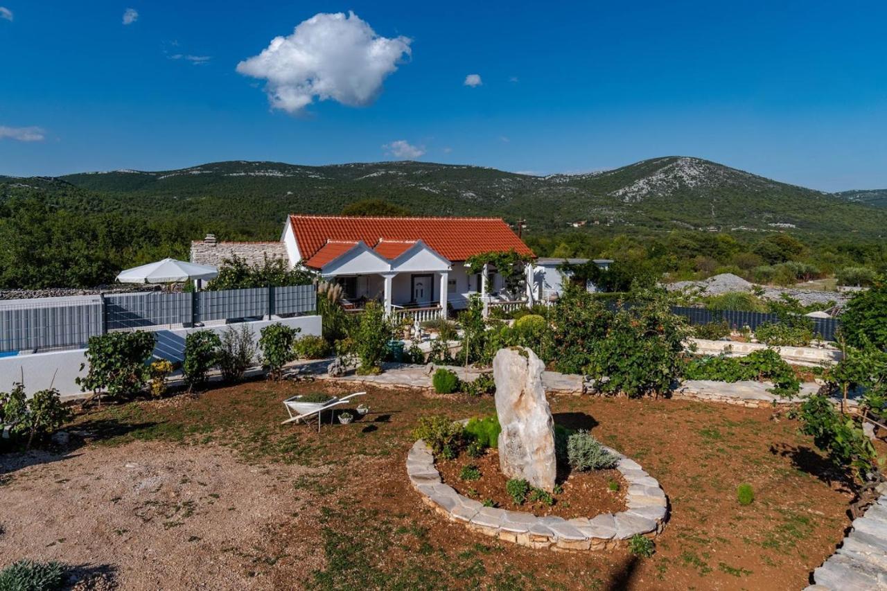 Villa House Camellia With Fenced Pool And Playground à Blizna Donja Extérieur photo
