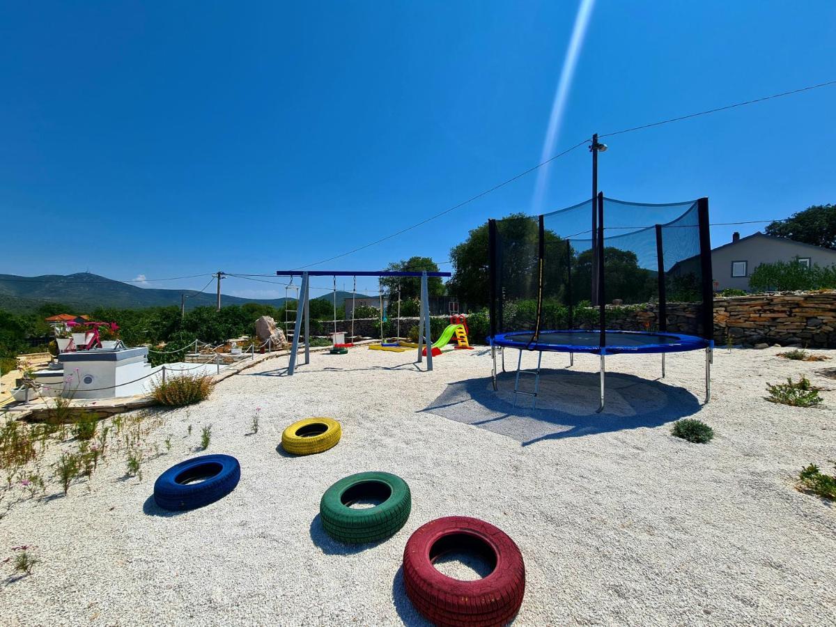 Villa House Camellia With Fenced Pool And Playground à Blizna Donja Extérieur photo