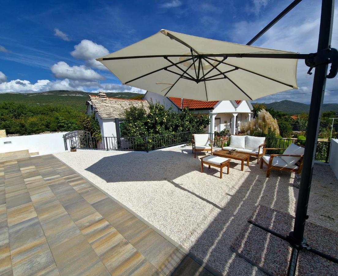 Villa House Camellia With Fenced Pool And Playground à Blizna Donja Extérieur photo